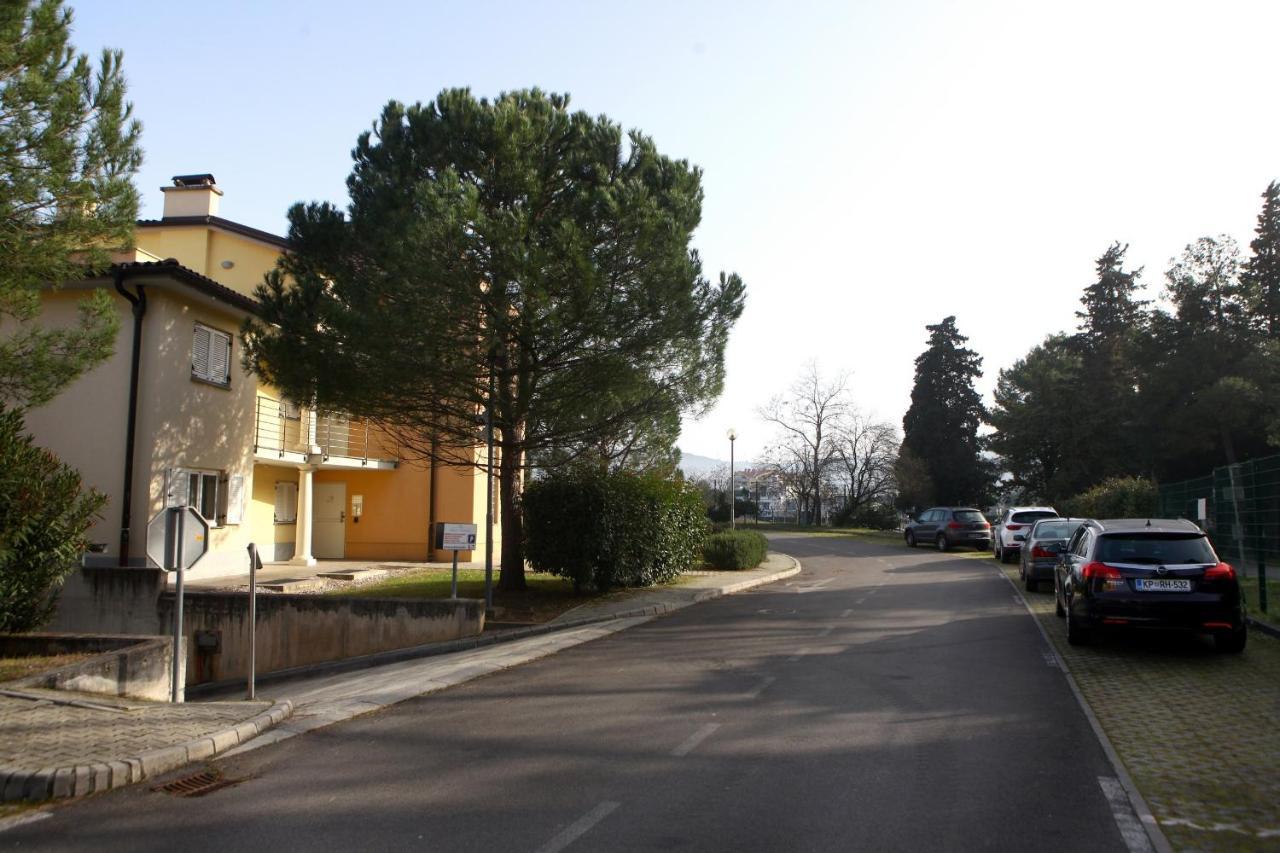Garbin 711 Marina Portoroz Apartment Luaran gambar